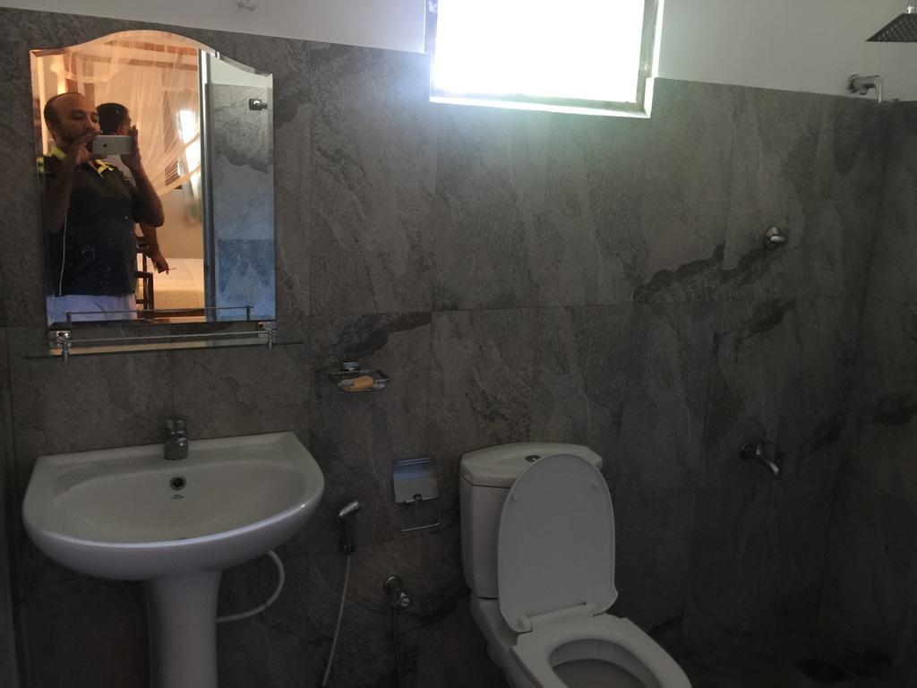 Unawatuna Backpacker Lodge Bilik gambar