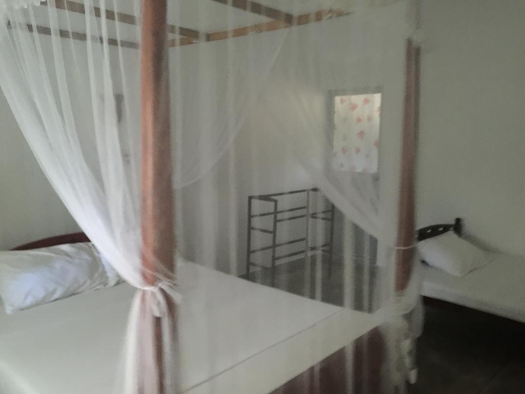 Unawatuna Backpacker Lodge Bilik gambar